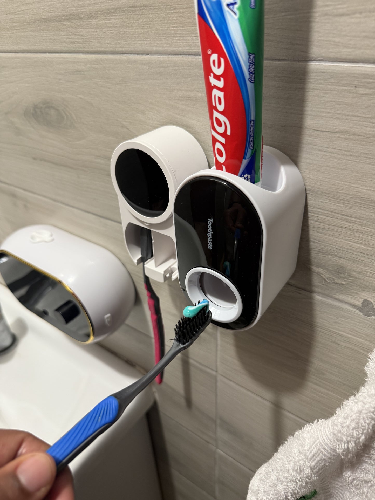 PastiFácil™ - Dispensador Automático de Pasta Dental